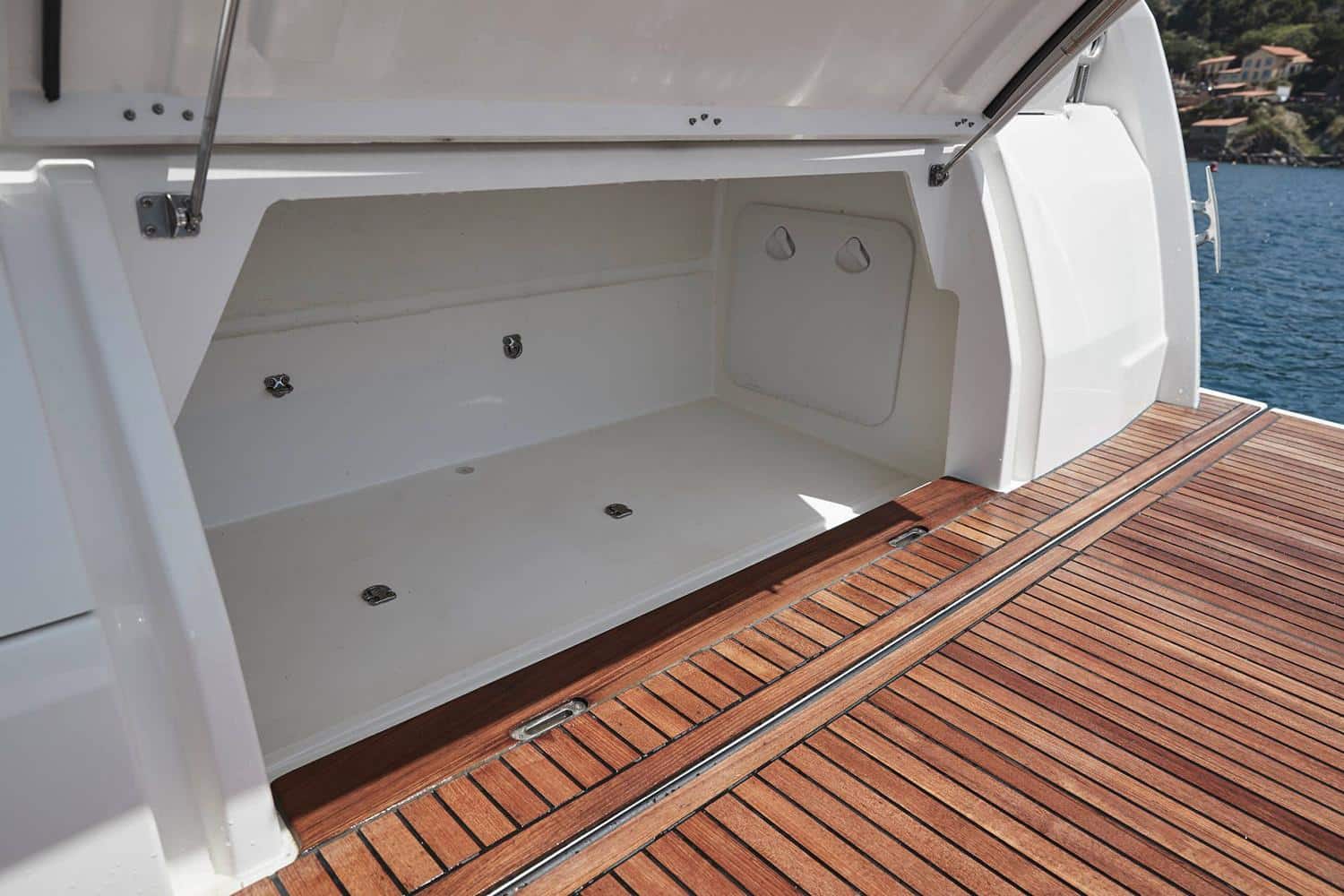 PRESTIGE 420 FLY – Image 14