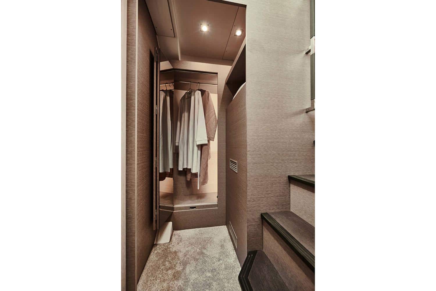 PRESTIGE 420 FLY – Image 13