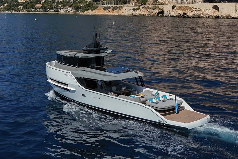 ARCADIA-YACHTS-SHERPA-60-location-Beaulieu