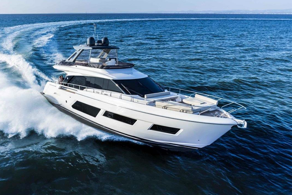 FERRETTI-670-location-beaulieu
