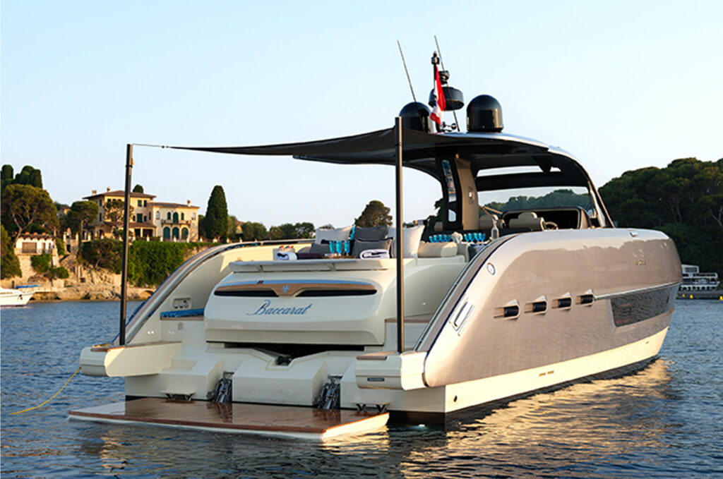 Invictus Yacht TT460 de luxe en charter sur la Côte d'Azur