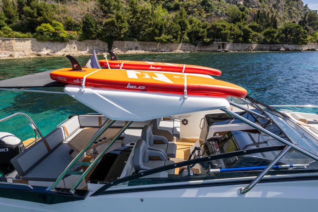 Aménagement cockpit et carré arrière du Beneteau Flyer 10