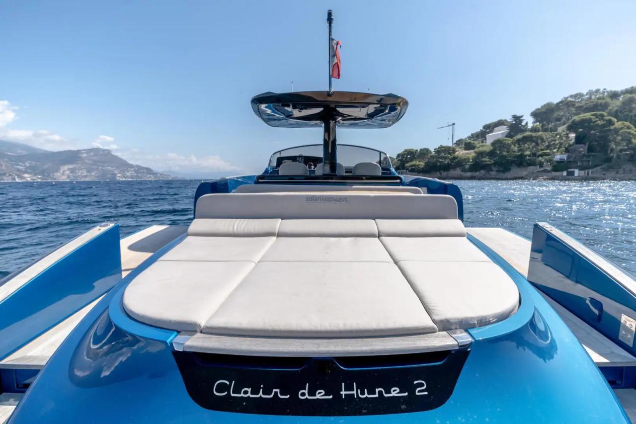 Pont en teck walkaround et bains de soleil du Solaris Power 48 Open